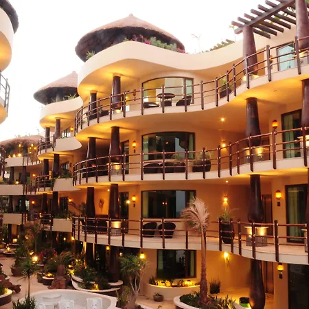 El Taj Oceanfront&Beachside Condo Hotel-3